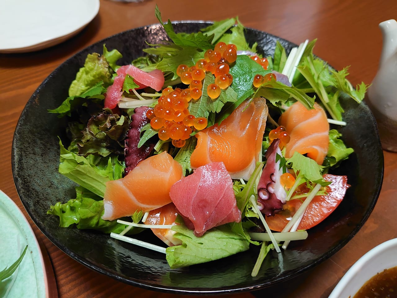 菊寿司の海鮮サラダ