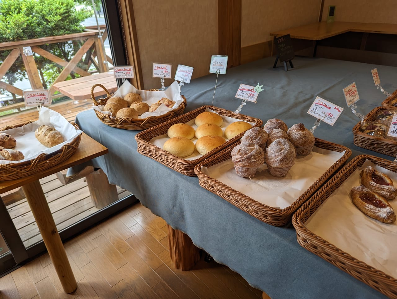 街の焼きたてパン屋さんこむぎ